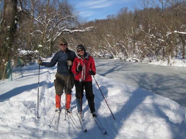 Skiing on the C&O Canal in the city 2009