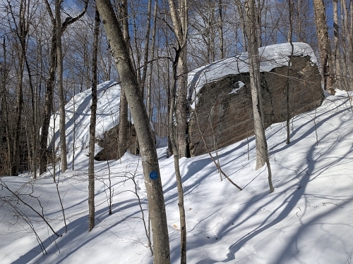 The gap in the rocks on the NV-LP trail